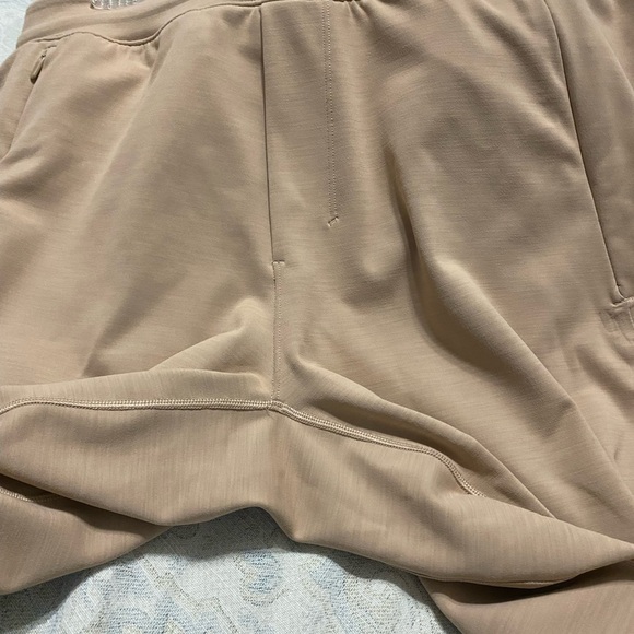 Lululemon Balancer 27 pant size Large - Picture 4 of 6